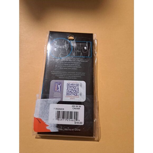 New PGA Tour Black Pocket Clip with Ball Marker NWT Official Golf Accessory - Picture 2 of 2